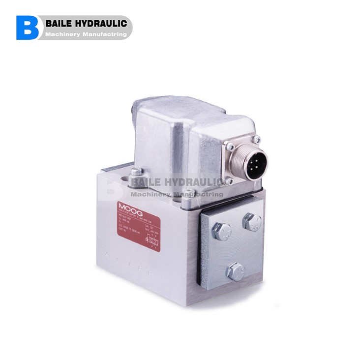 SERVOVÁLVULAS MOOG SÉRIE G631/631 OPERADA POR PILOTOVÁLVULA DE CONTROLE DE FLUXO COM INTERFACE ANALÓGICA
